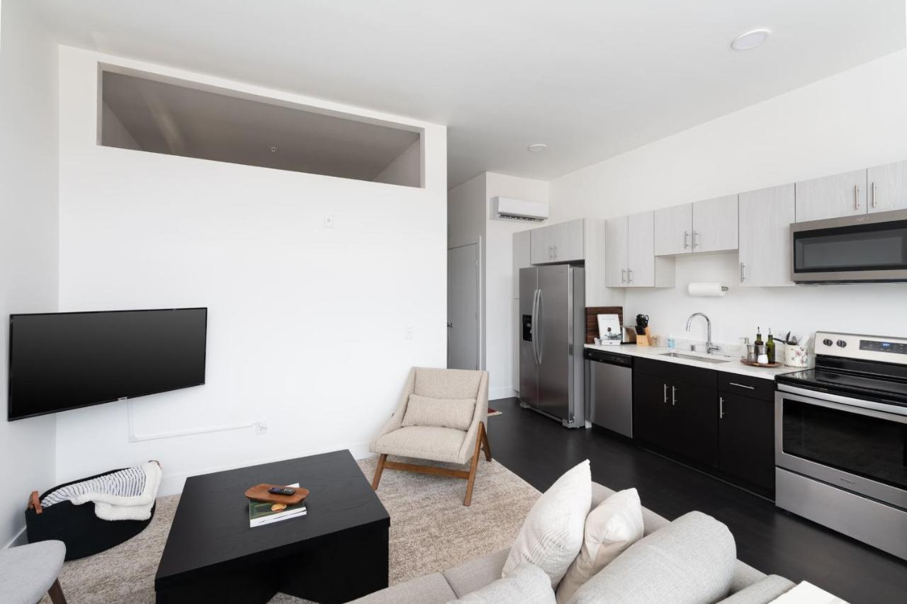 Modern 1Br Apt With Skywalk To Fiserv, Rooftop, And Parking Milwaukee Exterior foto