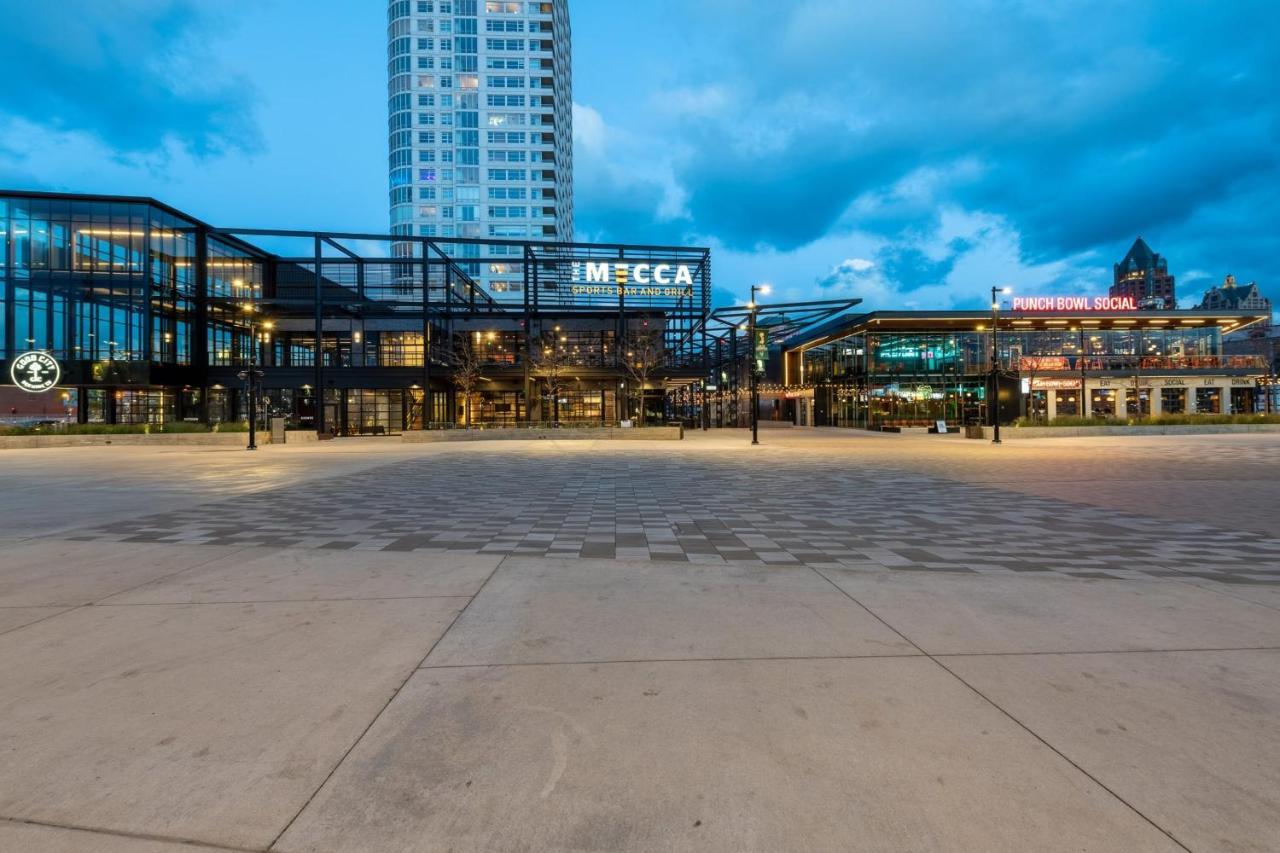 Modern 1Br Apt With Skywalk To Fiserv, Rooftop, And Parking Milwaukee Exterior foto